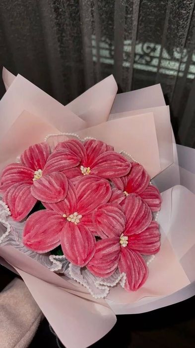 Продажа букетов: розы, тюльпаны, пионы