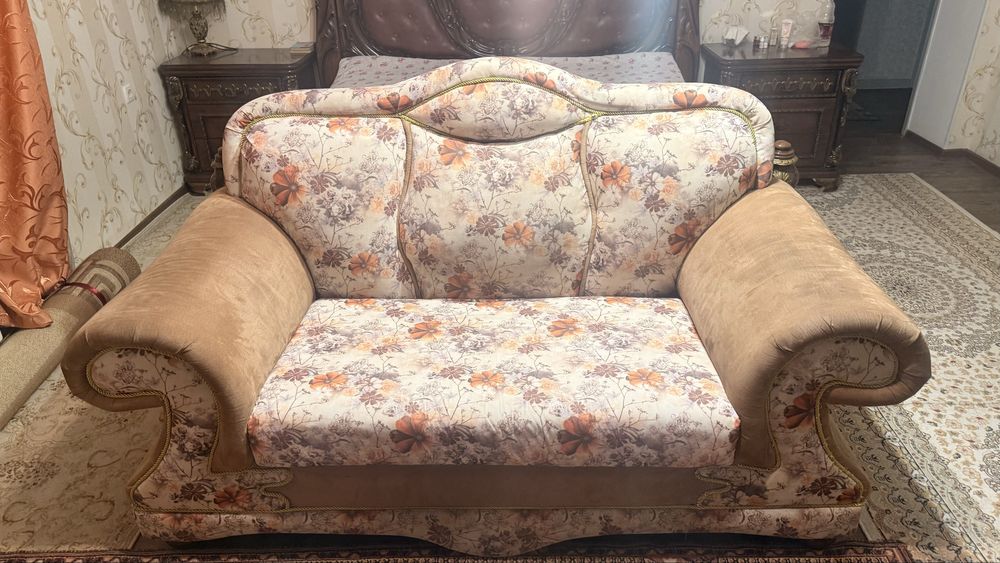 Отдам комплект диванов даром. Самовывоз!