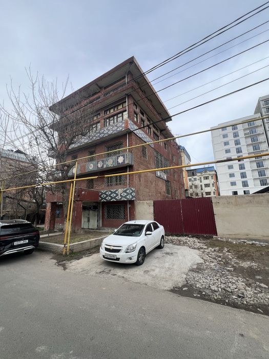 Сдается под гостиницу, бизнес центр, ресторан, клуб.