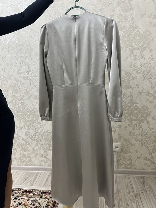 Платья вечерние