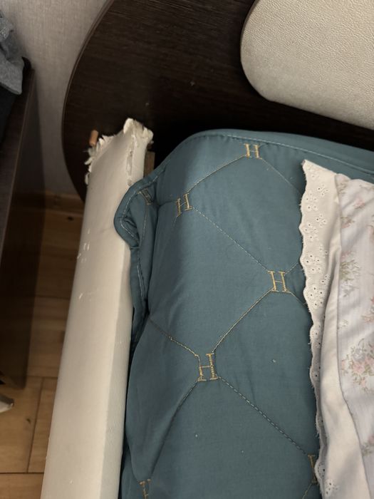 Продам спальную кровать