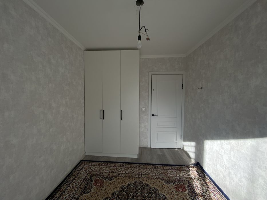 Бостандық ауданында 4 бөлмелі пәтер сатылады