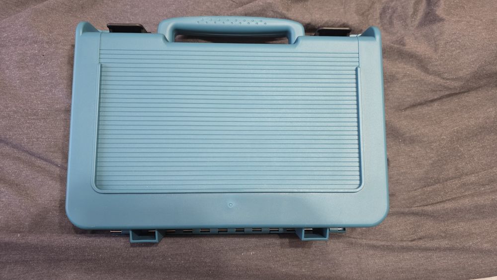 Чисто нов куфар макита.