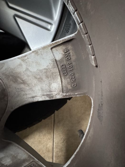 Jante aliaj Audi A6 S6 C8 4K0601025D 8Jx18 ET39