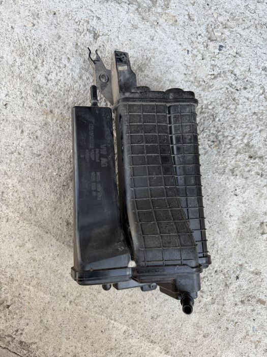 Canistra carbon vw golf8