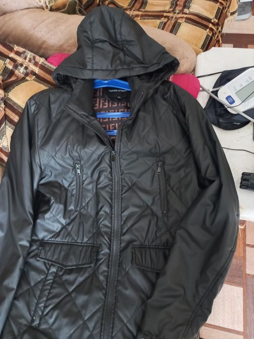 Продаю Куртку демисезонную