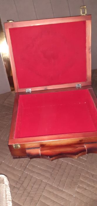Продам подарочный чемоданчик деревяный
