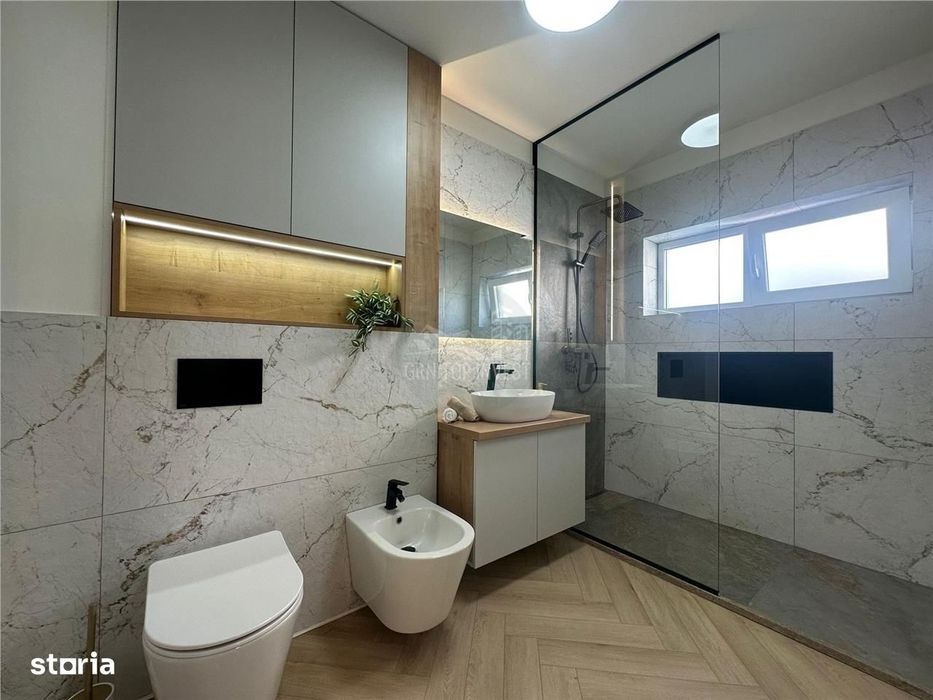 Penthouse 5 camere 3 bai  Ansamblul Da Vinci