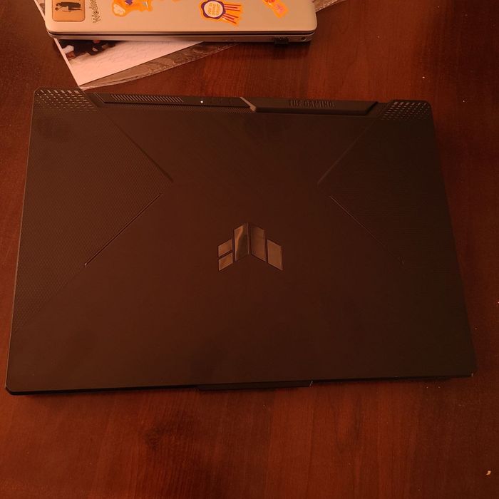 Noutbook Asus sotiladi