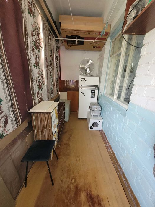 UY SOTILADI SROCHNO ! 2-Xona, 3-qavat , 3 mkr,  Zarafshon.