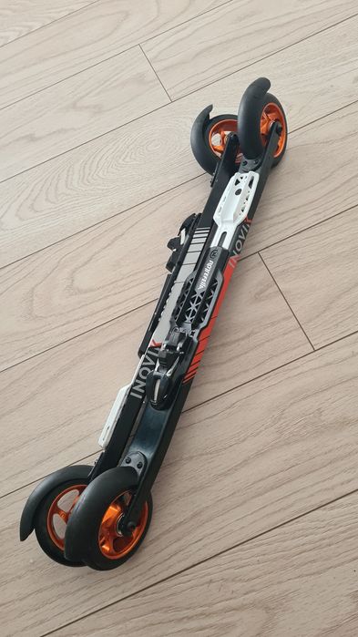 Schiuri fond cu role