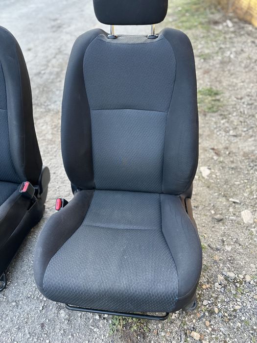 Седалки предни за Тоиота ярис