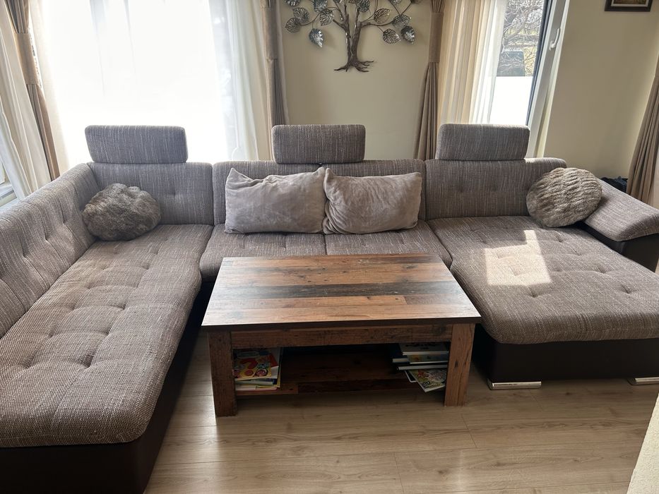 П-образен диван и холна маса