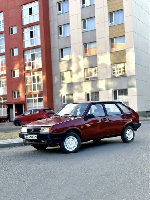 ВАЗ 2109 в хорошем состоянии.