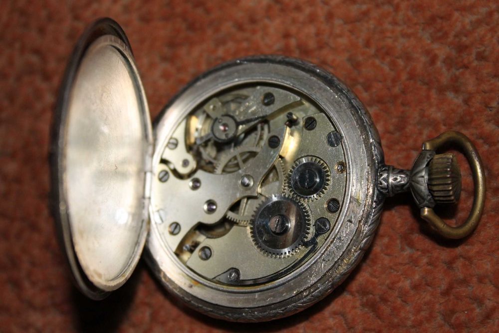 часы швейцарские