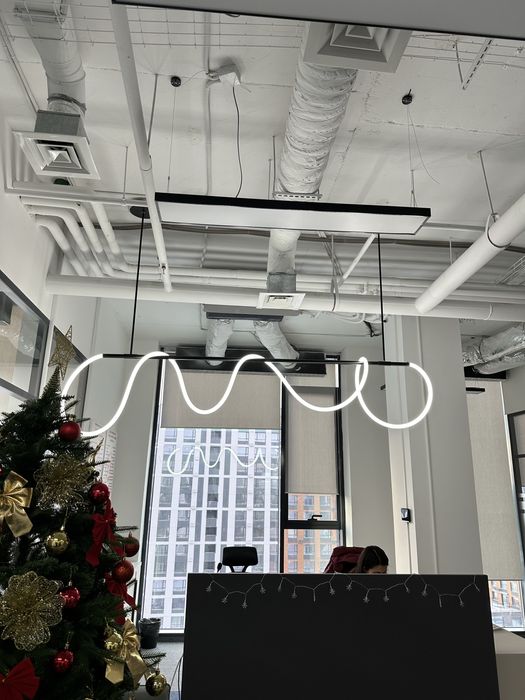 Продам люстрю. Покупали за 125 тыс