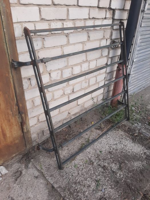 Продам хороший металлический багажник