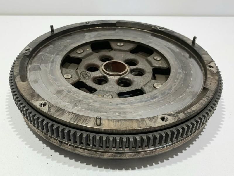 Volanta masa dubla LUK Audi A3 8V1 04L105266B 2.0 tdi cutie manuala -
