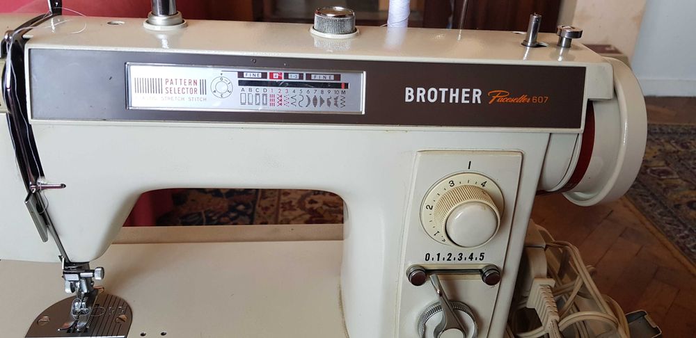 Шевна машина Brother Model F No. 2 4 1 6 2 2
