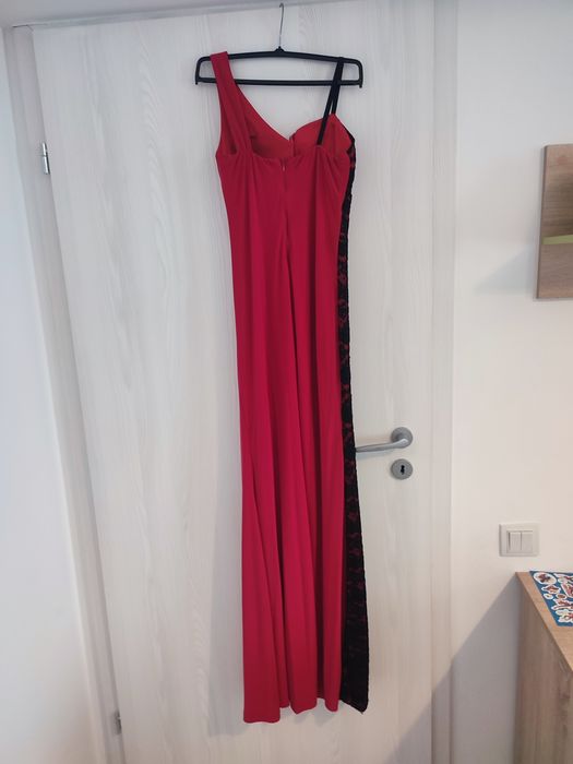 Rochie lunga , rosu cu negru, marime M