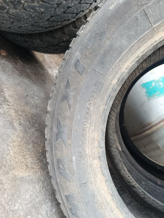 Продам! 215/60/16 шины зима!