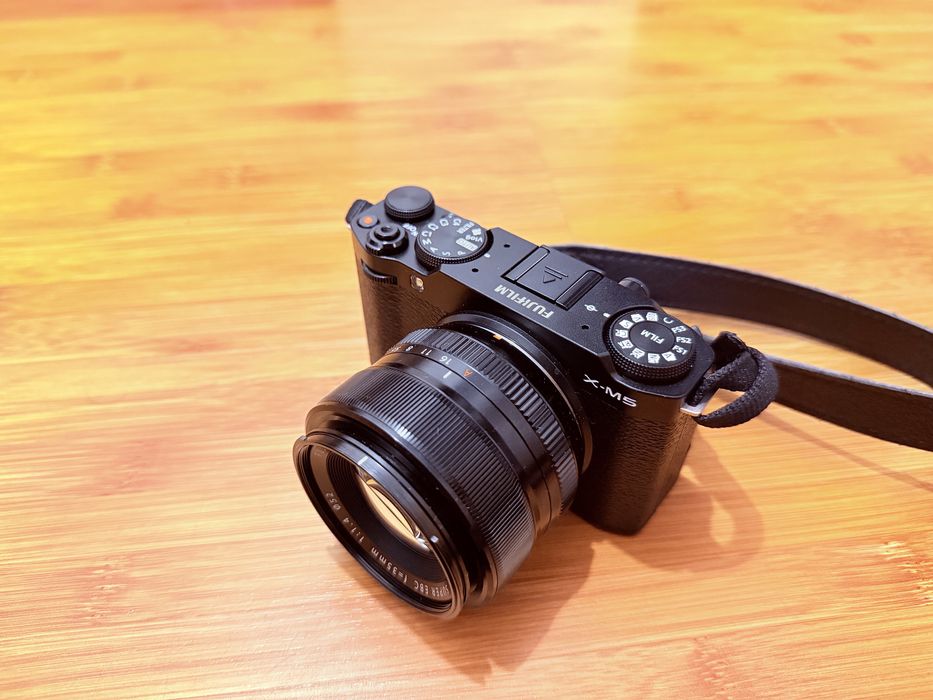 Aparat Foto Fujifilm X-M5 ca nou, obiectiv Fujinon 35mm F 1.4