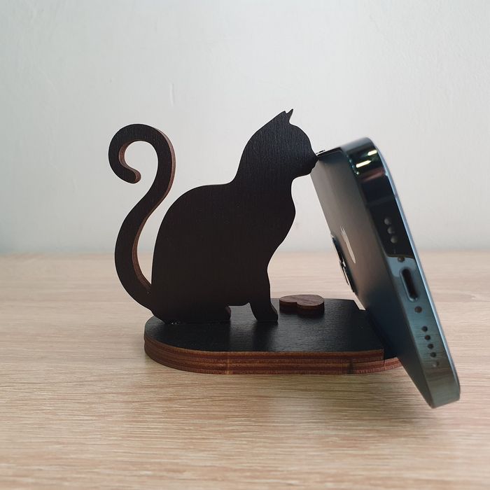 Подставка для телефона. Полезная вещь и хороший подарок