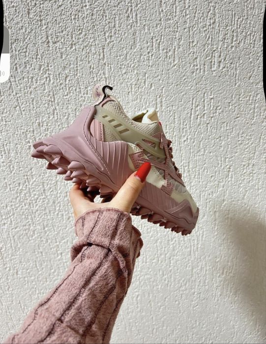 Off White Odsy 1000
