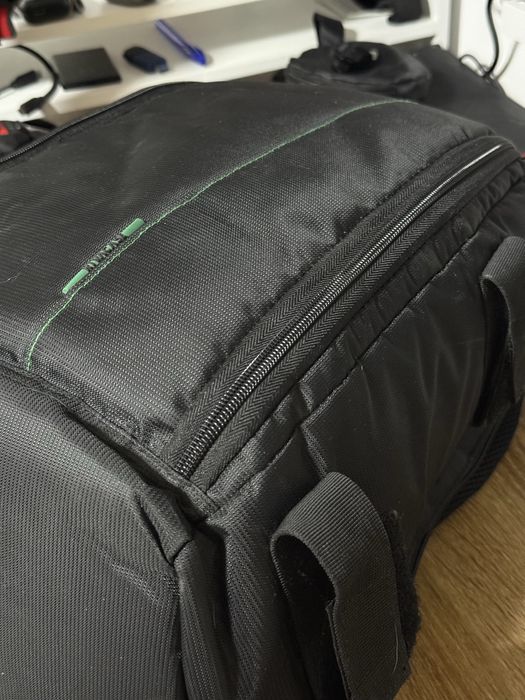 Rucsac Foto Rivacase - Compartimentat - Ușor și Compact