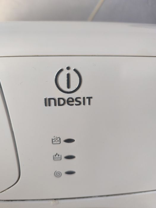 Indesit стиральная машина в идеальном состоянии