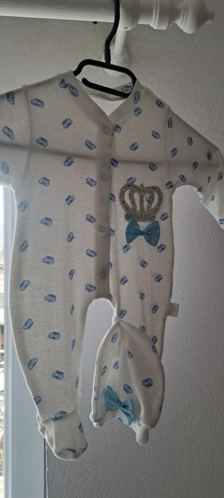 Haine de copii băiețel mărimile încep de la o luni pana la 3 luni etc