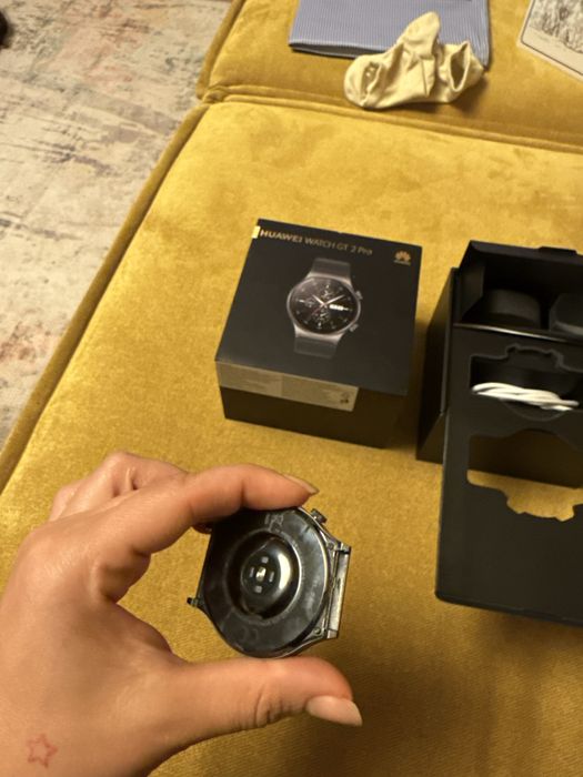Смарт часовник Huawei Watch GT 2 Pro – отлично състояние
