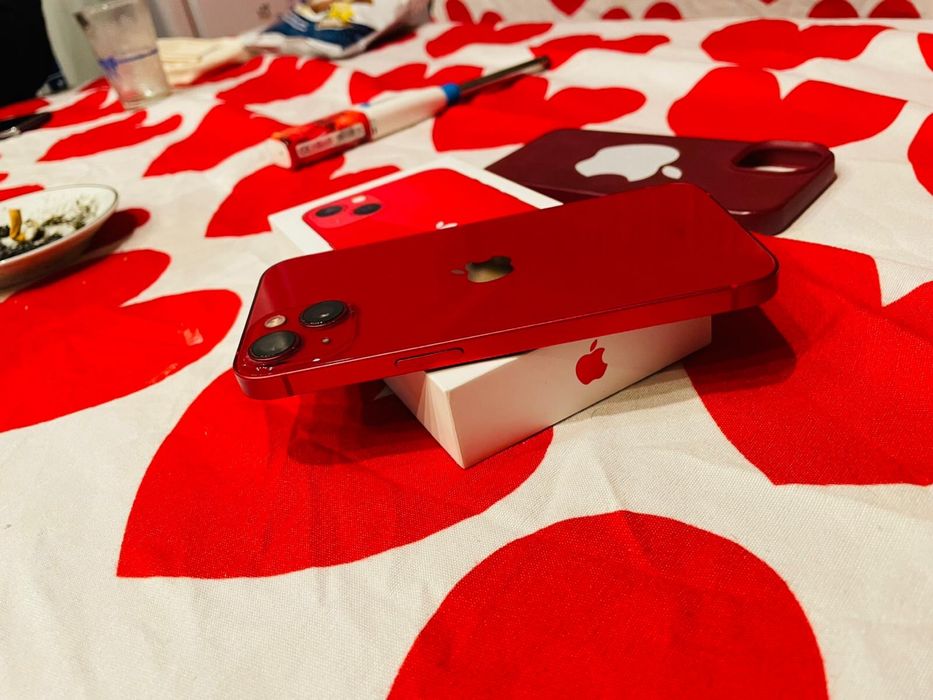 Vand iphone 13 red 256 gb