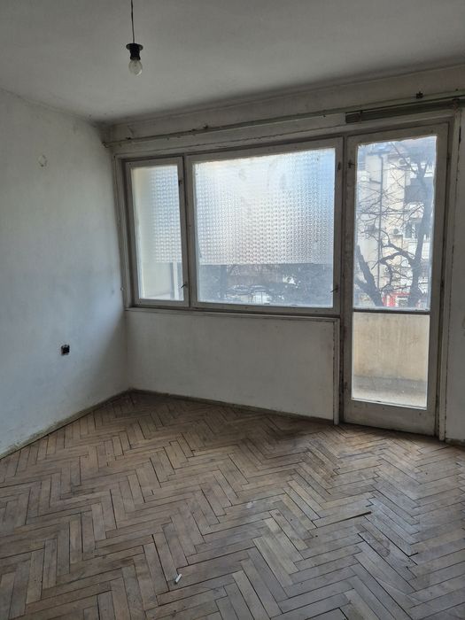 Апартамент за продажба