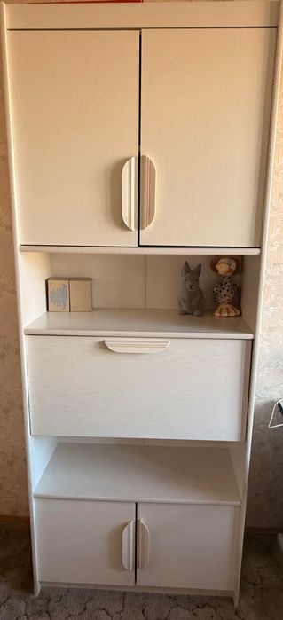 Шкаф-трансформер со встроенным откидным столом