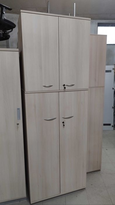 Гардероб с четири врати и рафтове - Офис шкаф -  80/40/226