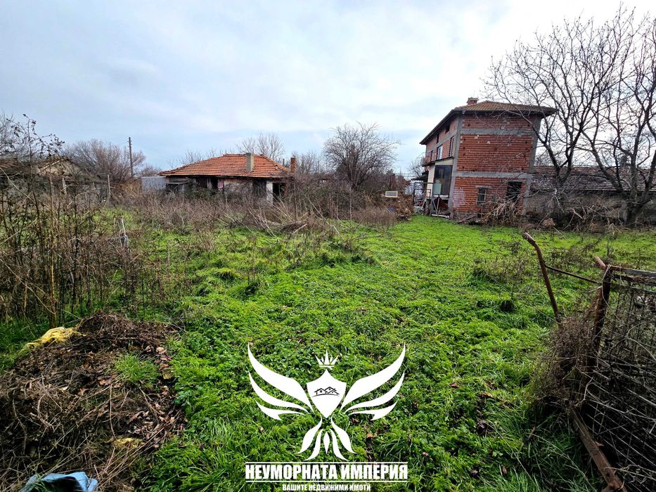 Продавам склад/селскостопански сгради 1450РЗП в имот 8700кв с.Боянци