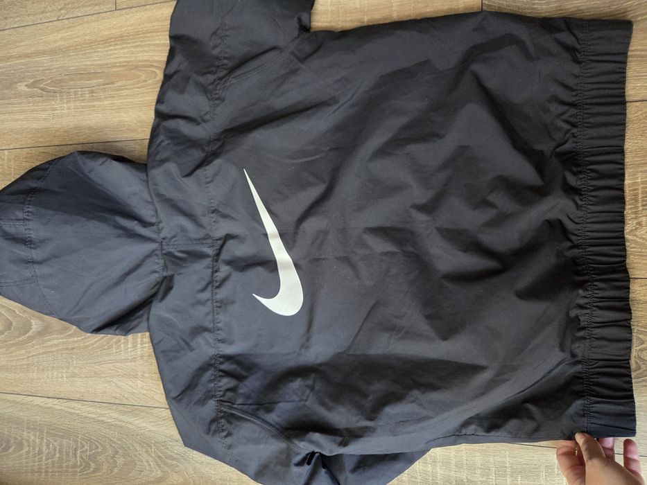 Geaca anti-vant unisex 158-170 cm nou Nike