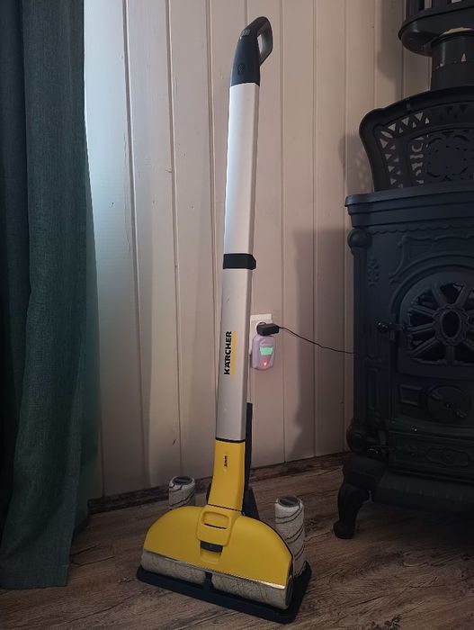 Aparat de curatat pardoseala Karcher EWM 2