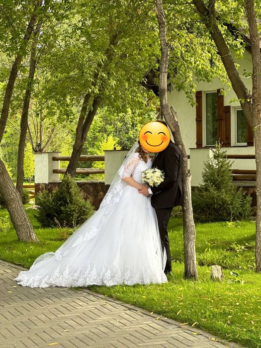 Продам свадебное платье со шлейфом