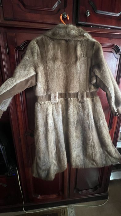 Vând haină din blană naturală de nurcă – Fabricată în Düsseldorf, Germania