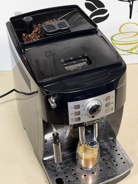 Кафемашина кафе автомат delonghi magnifica S с гаранция