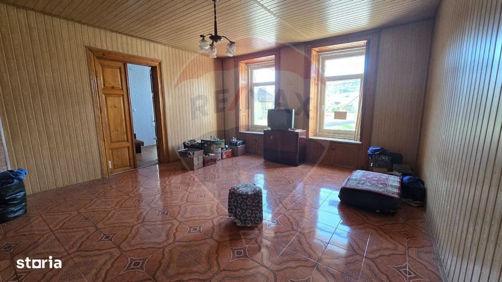 Casă / Vilă cu 5 camere de vânzare în zona Central