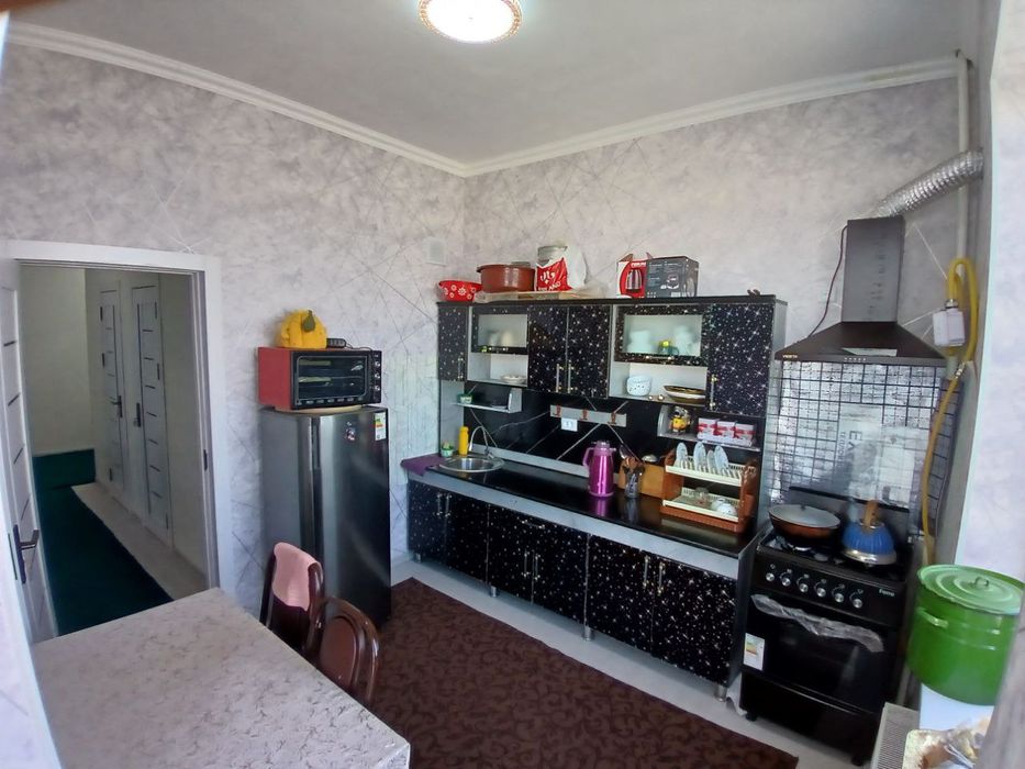 Dom 7 etajli 3 etajda 2 honali yangi zamonaviy kivartira