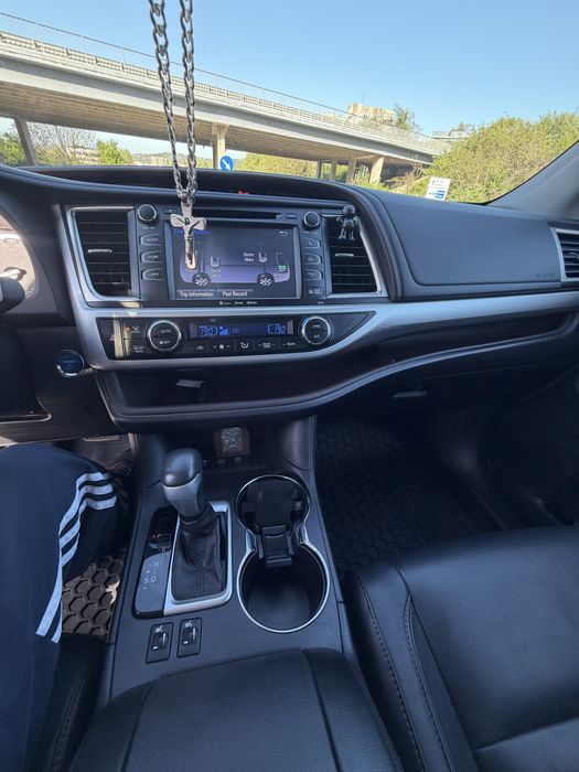 Toyota Highlander Hybrid 3. 5 V6 306кс