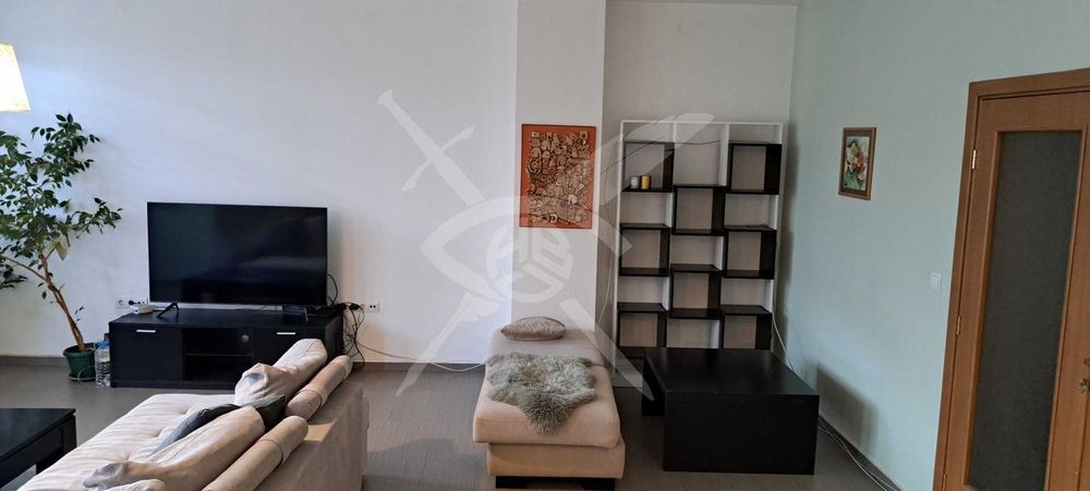 Дава се под наем Тристаен апартамент в София, Център - 130 кв.м за 1600 € - Снимка #1