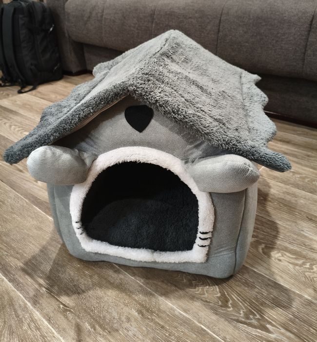 Уютный домик для кошек и собак