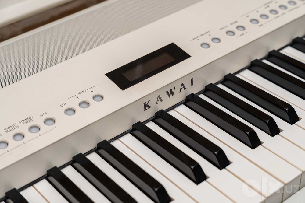 Цифровое пианино Kawai ES7 бежевое + авторская акриловая стойка в цвет