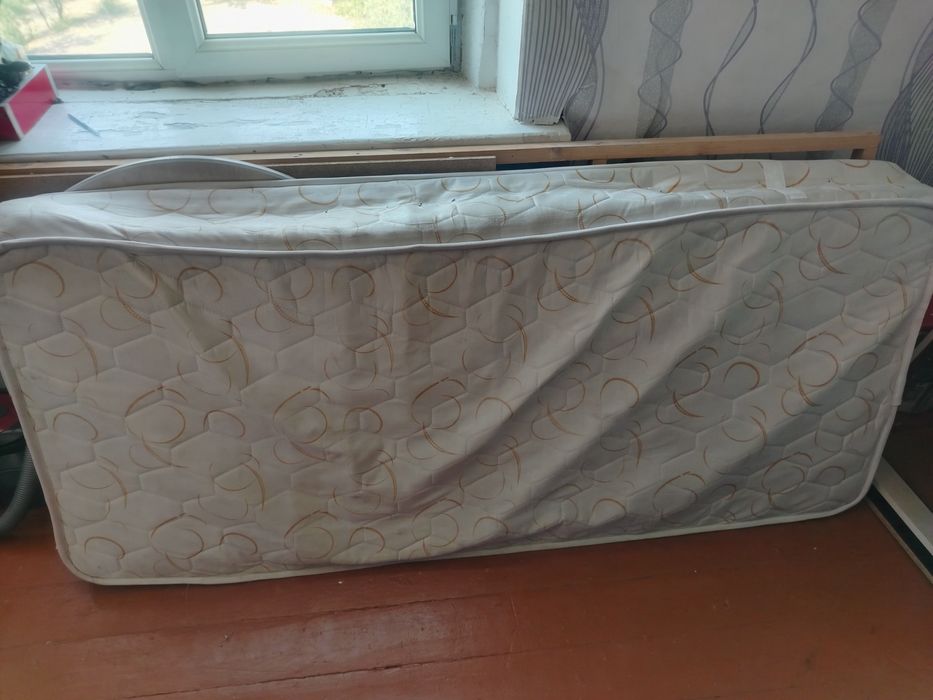 1 кишилик диван сотилади