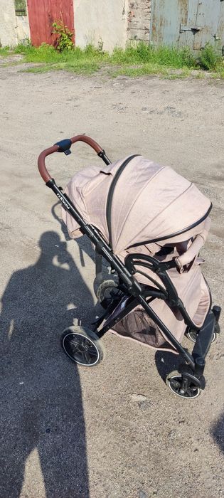 Продам коляску с перекидной ручкой